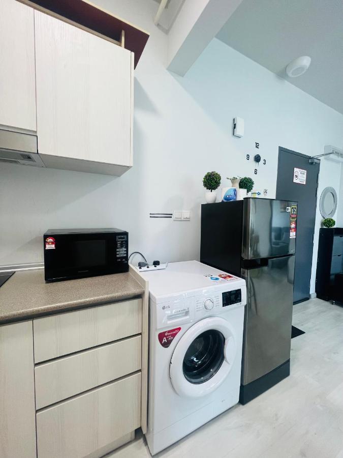 Botiza Suites At Jesselton Quay Kota Kinabalu Eksteriør billede