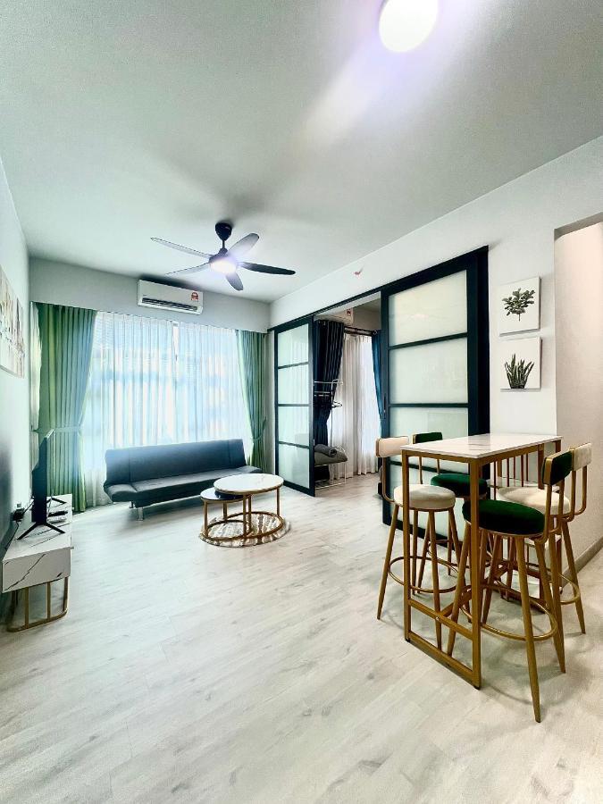 Botiza Suites At Jesselton Quay Kota Kinabalu Eksteriør billede